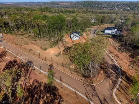 6 Harlow Pointe Cv, Green Brook Twp, NJ 08812