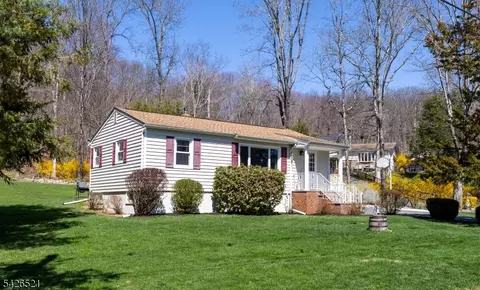 35 Cedar Ter, Wharton, NJ 07885