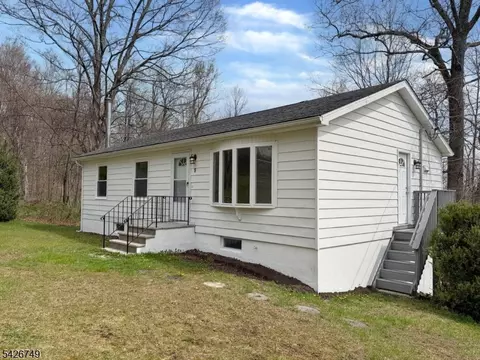 9 Fern Ct, Wantage, NJ 07461