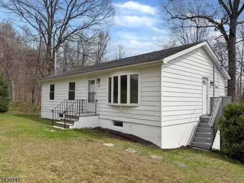 9 Fern Ct, Wantage, NJ 07461