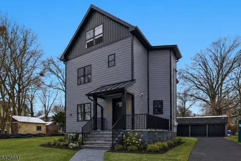 28 12 Irving St, Montclair, NJ 07042