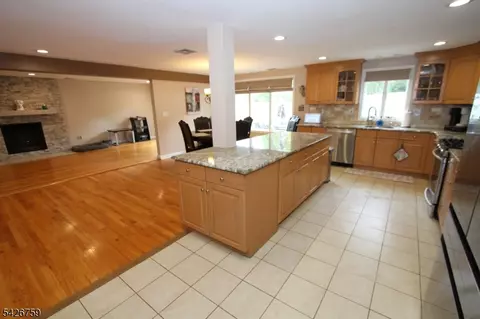 Kitchen - 7 Stuart St, Waldwick, NJ 07463 photo 2 of 5