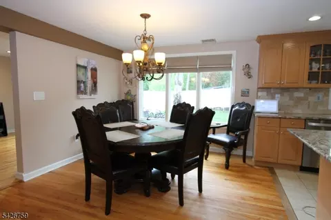 7 Stuart St, Waldwick, NJ 07463 photo 7