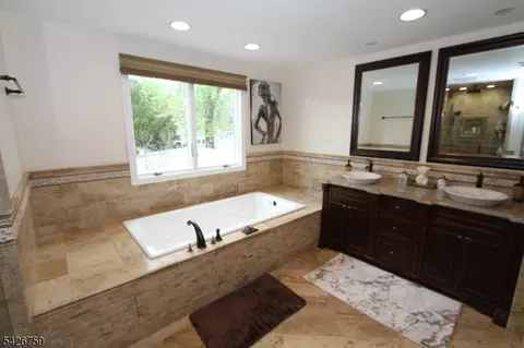7 Stuart St, Waldwick, NJ 07463 photo 36