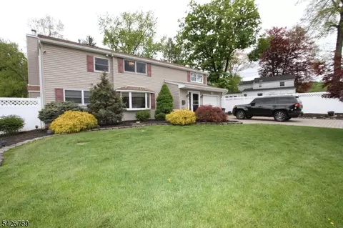 Exterior - 7 Stuart St, Waldwick, NJ 07463 photo 5 of 5