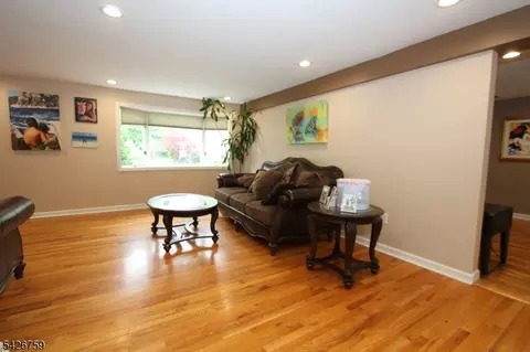 7 Stuart St, Waldwick, NJ 07463 photo 20