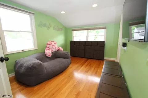 7 Stuart St, Waldwick, NJ 07463 photo 32