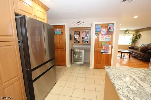7 Stuart St, Waldwick, NJ 07463 photo 13