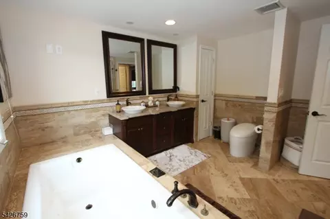 Bath - 7 Stuart St, Waldwick, NJ 07463 photo 6 of 6