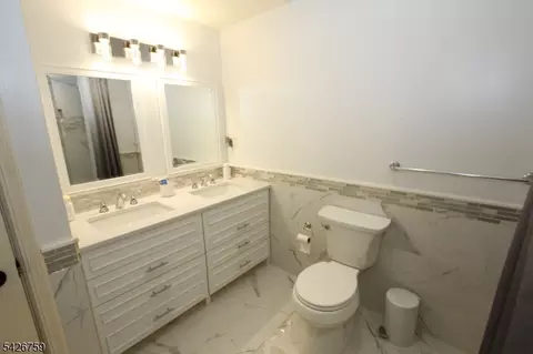 7 Stuart St, Waldwick, NJ 07463 photo 24
