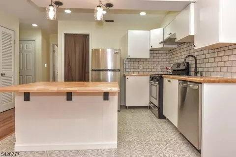 3 Red Lodge Dr #3, Vernon, NJ 07462