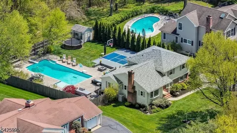 32 Fieldcrest Dr, Scotch Plains, NJ 07076