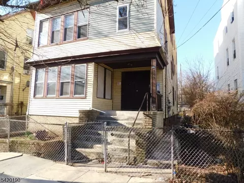 282 Renner Ave, Newark, NJ 07112