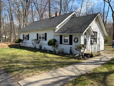 26 Colville Rd, Wayne, NJ 07470