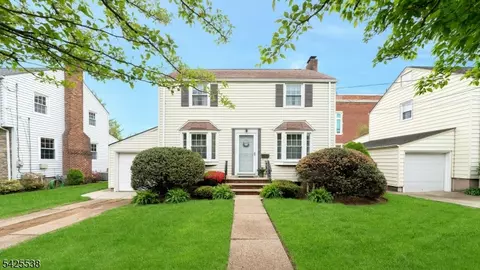 17 Brookdale Rd, Bloomfield, NJ 07003