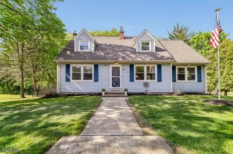 24 High St, Bloomsbury, NJ 08804