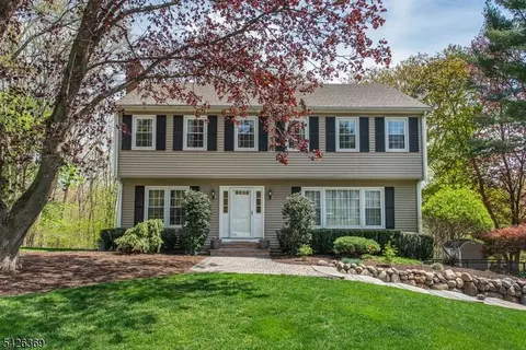 19 Bedford Rd, Mahwah, NJ 07430