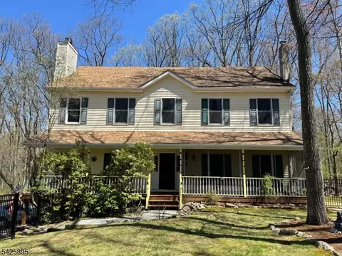 32 Saint Bernards Rd, Wharton, NJ 07885