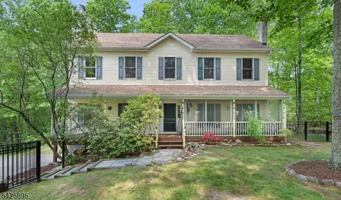 32 Saint Bernards Rd, Wharton, NJ 07885