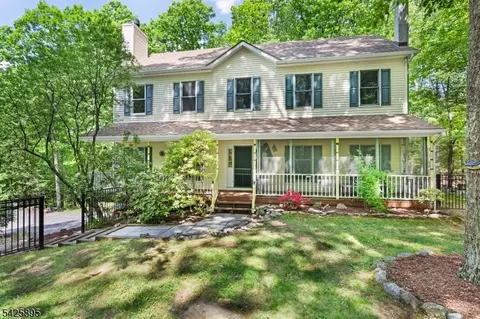 32 Saint Bernards Rd, Wharton, NJ 07885