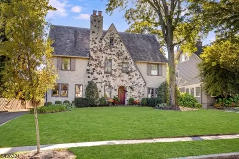 13 Ferncliff Ter, Glen Ridge, NJ 07028