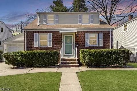 2-30 32nd St, Fair Lawn, NJ 07410