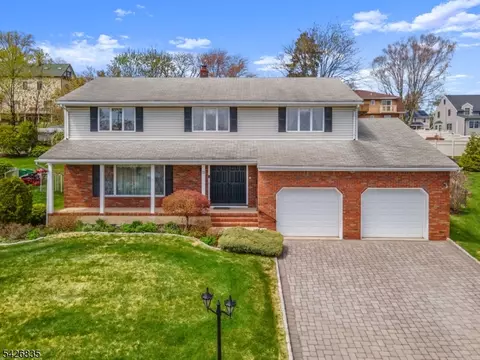 72 Pilgrim Dr, Clifton, NJ 07013