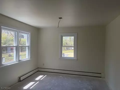 9 Thomas Dr, Hackettstown, NJ 07840 photo 4