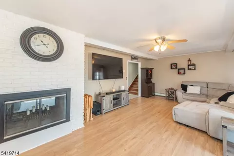 24 Valley View Trl, Sparta, NJ 07871