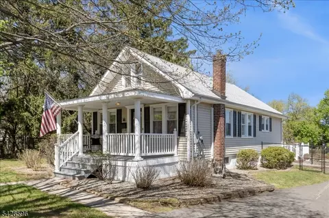 44 Maple Ave, Flemington, NJ 08822