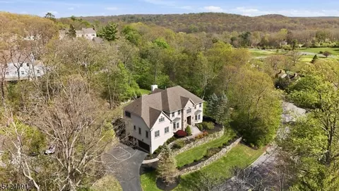 32 Mallard Dr, Hackettstown, NJ 07840