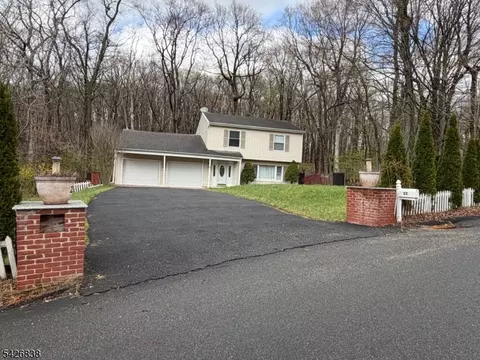 22 Karen Rd, Vernon Twp, NJ 07422