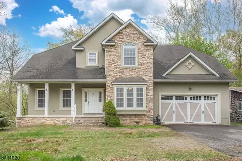 721 Ringwood Ave, Pompton Lakes, NJ 07442