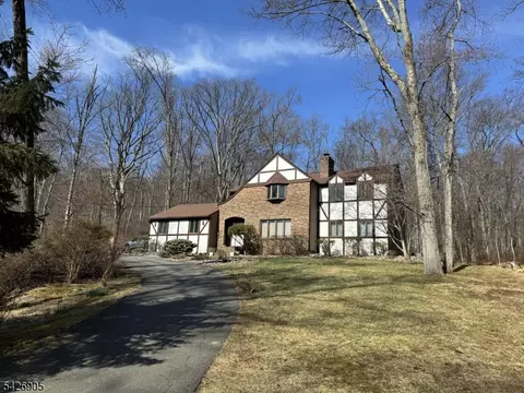 169 E Mountain Rd, Hillsborough, NJ 08844
