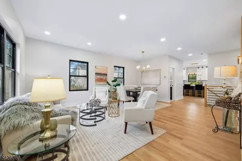 111 N Summit Ave, Chatham, NJ 07928