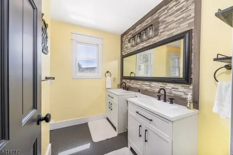 8 E Gate Dr, Glenwood, NJ 07418 photo 35