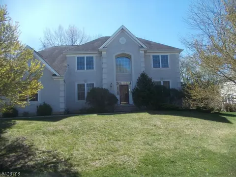 11 Shadow Hill Way, Hackettstown, NJ 07840