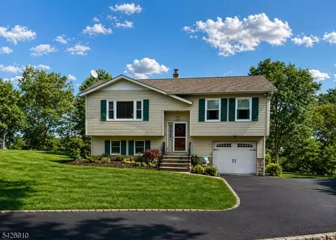 38 Ivy Pl, Glenwood, NJ 07418