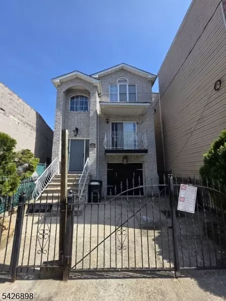 135 Highland Ave, Newark, NJ 07104