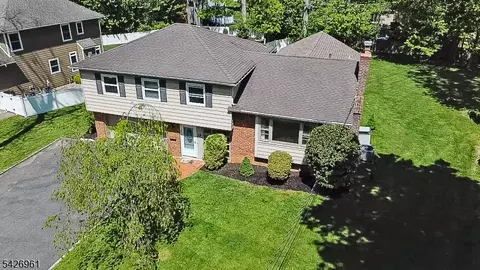 15 Wilson Dr, Berkeley Heights, NJ 07922