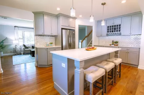 15 Wilson Dr, Berkeley Heights, NJ 07922