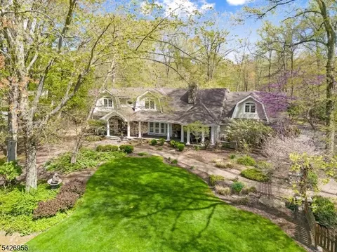 8 White Pine Rd, Upper Saddle River, NJ 07458