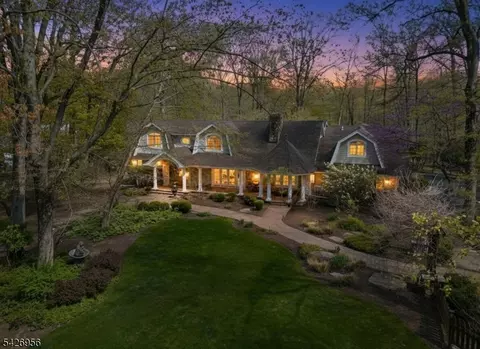 8 White Pine Rd, Upper Saddle River, NJ 07458