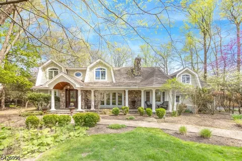 8 White Pine Rd, Upper Saddle River, NJ 07458