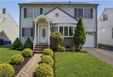 1221 Oak Pl, Union, NJ 07083