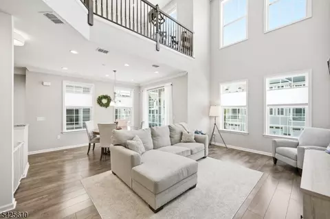 102 Sequoia Dr, Cedar Grove, NJ 07009