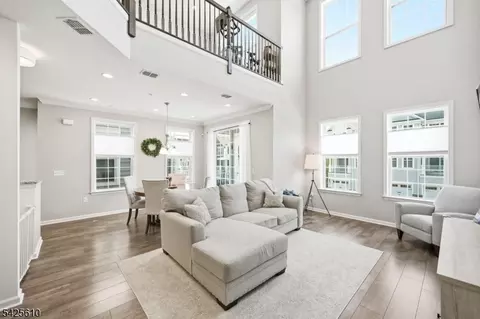 102 Sequoia Dr, Cedar Grove, NJ 07009