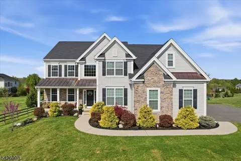 23 Claridge Ln, Flemington, NJ 08822