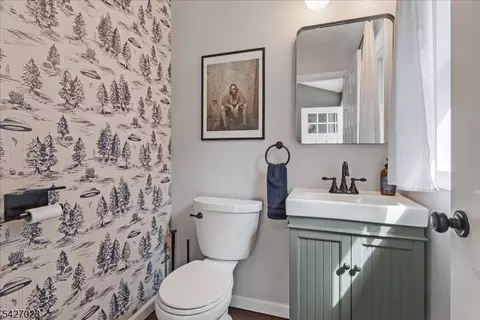 19 Willowmere Ave, Montclair, NJ 07042 photo 32