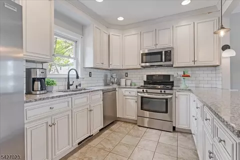 19 Willowmere Ave, Montclair, NJ 07042 photo 10